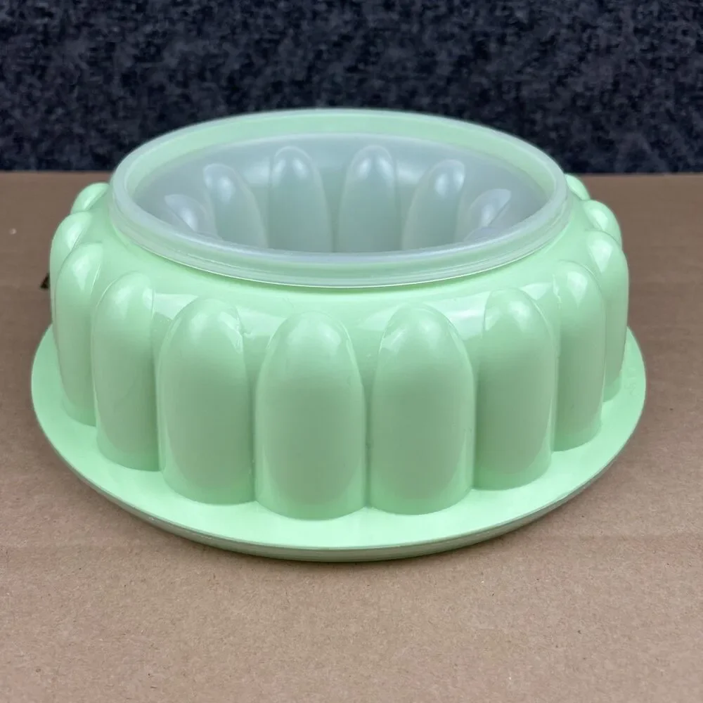 VINTAGE 3 PIECE TUPPERWARE JELLO MOLD ICE RING MINT GREEN.  1202, 1201, 1203
